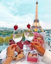 Без бренда «Свидание на фоне Эйфелевой башки» в Иркутске